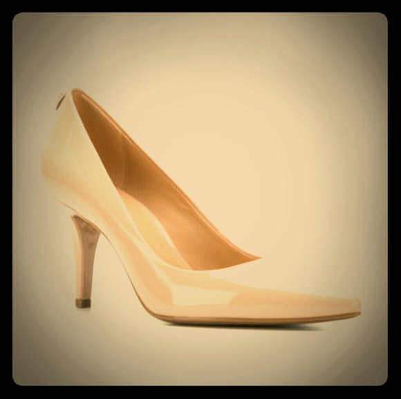 Michael Kors Shoes - 🎉🎉🎉SOLD ON ANOTHER SITE🎉🎉🎉